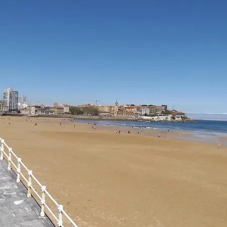 Los Asturianos 1 *